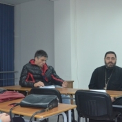 დეკანოზი გიორგი ყიფშიძე კავკასიის უნივერსიტეტში