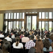 პრეზიდენტი ალმა მატერის სტუდენტებს  შეხვდა