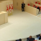 პრემიერი უნივერსიტეტის რექტორის მოვალეობს შემსრულებელს აღარ დანიშნავს