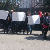 აქცია დევნილთა სამინისტროს წინ